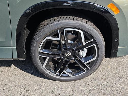 2025 Volkswagen Tiguan 2.0T SEL R-Line