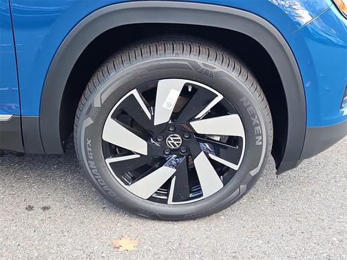 2026 Volkswagen Atlas Cross Sport 2.0T SEL