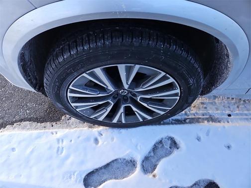 2022 Volvo XC90 T6 Momentum 6 Passenger