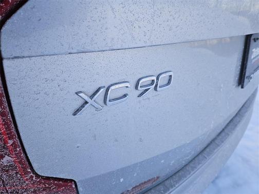 2022 Volvo XC90 T6 Momentum 6 Passenger