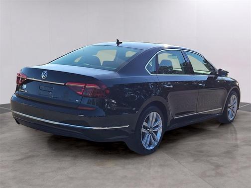 2017 Volkswagen Passat 1.8T SEL Premium