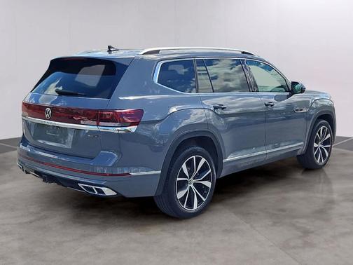 Pure Gray 2025 Volkswagen Atlas 2.0T SEL Premium R-Line