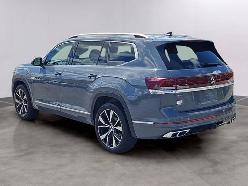 Pure Gray 2025 Volkswagen Atlas 2.0T SEL Premium R-Line