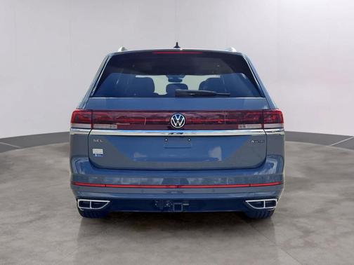 Pure Gray 2025 Volkswagen Atlas 2.0T SEL Premium R-Line