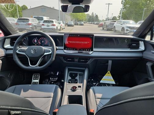 2025 Volkswagen Tiguan 2.0T SE R-Line Black
