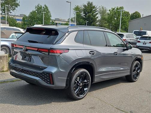 2025 Volkswagen Tiguan 2.0T SE R-Line Black