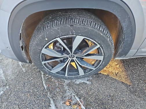 2024 Volkswagen Atlas Cross Sport 2.0T SEL Premium R-Line