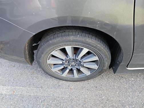 2018 Toyota Sienna XLE