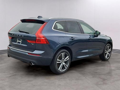 2020 Volvo XC60 T6 Momentum