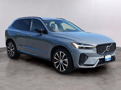 Thunder Gray Metallic 2023 Volvo XC60 B5 Ultimate Dark Theme