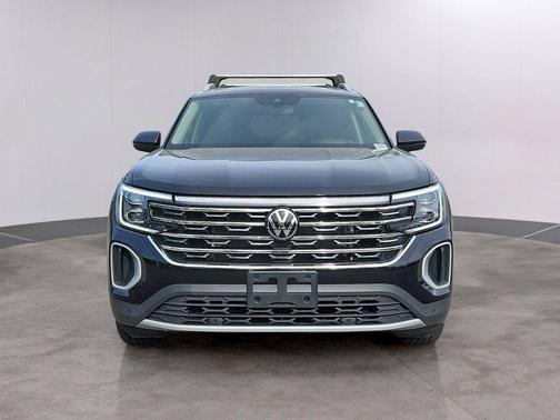 Deep Black Pearl Effect 2024 Volkswagen Atlas 2.0T SEL