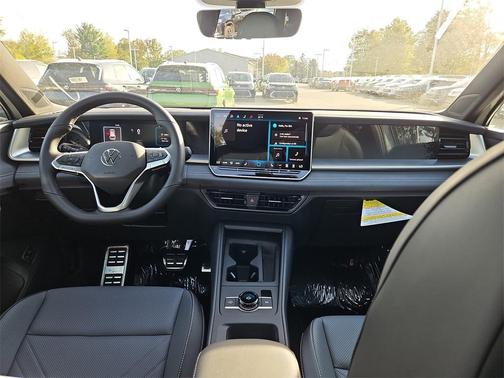 2025 Volkswagen Tiguan 2.0T SE R-Line Black