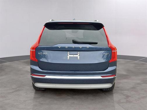 2022 Volvo XC90 T6 Inscription 7 Passenger