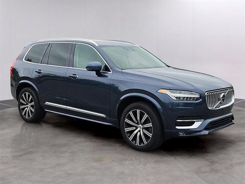2022 Volvo XC90 T6 Inscription 7 Passenger