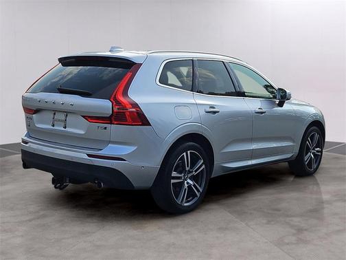 2019 Volvo XC60 T5 Momentum