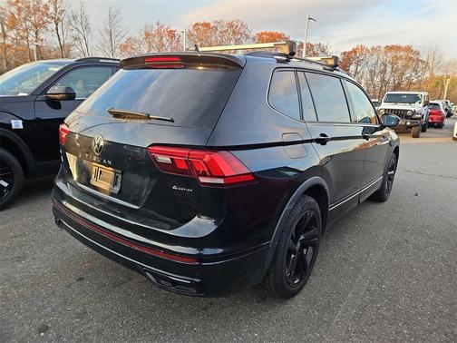 2023 Volkswagen Tiguan 2.0T SE R-Line Black
