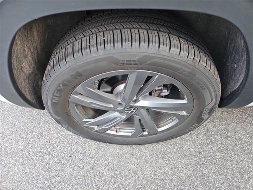 2024 Volkswagen Atlas Cross Sport 2.0T SEL R-Line