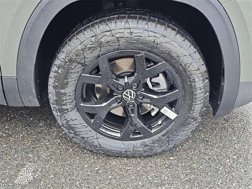 2025 Volkswagen Atlas 2.0T Peak Edition