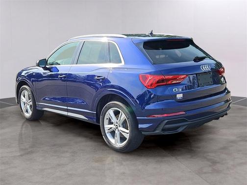 2023 Audi Q3 45 S line Premium