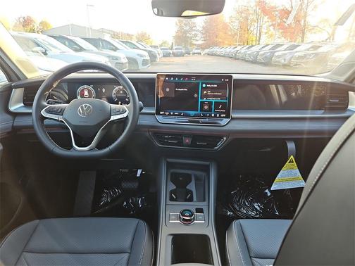 2025 Volkswagen Tiguan 2.0T SE