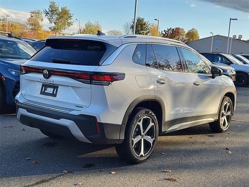 2025 Volkswagen Tiguan 2.0T SE