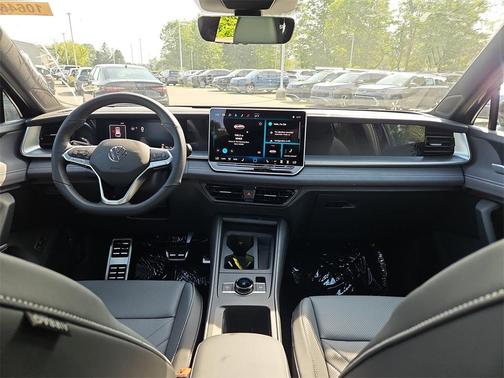 2025 Volkswagen Tiguan 2.0T SE R-Line Black
