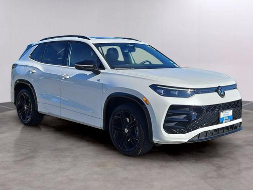 Opal White Pearl 2026 Volkswagen Tiguan 2.0T SE R-Line Black