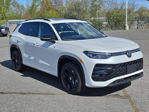 Opal White Pearl 2026 Volkswagen Tiguan 2.0T SE R-Line Black