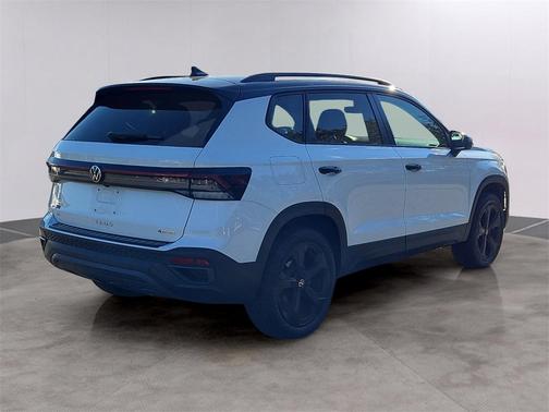 2025 Volkswagen Taos 1.5T SE Black