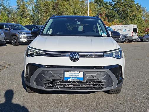 2025 Volkswagen Taos 1.5T SE Black
