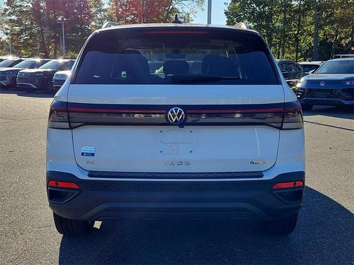 2025 Volkswagen Taos 1.5T SE Black