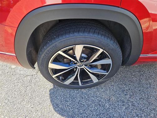 2024 Volkswagen Atlas 2.0T SEL Premium R-Line