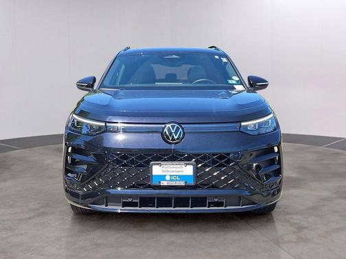 Deep Black Pearl Effect 2026 Volkswagen Tiguan 2.0T SE R-Line Black