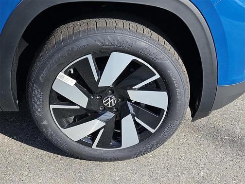 2025 Volkswagen Atlas Cross Sport 2.0T SEL