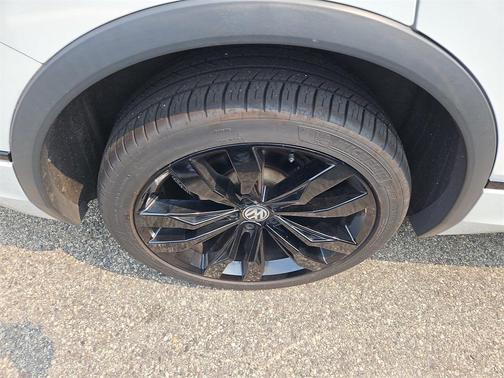 2020 Volkswagen Tiguan 2.0T SE R-Line Black