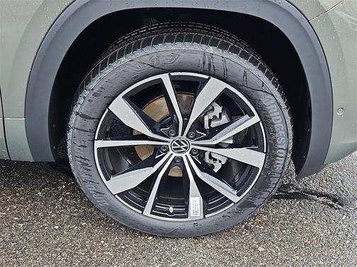 2025 Volkswagen Atlas 2.0T SEL Premium R-Line