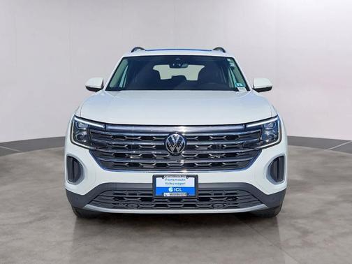 Pure White 2024 Volkswagen Atlas 2.0T SE