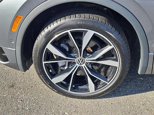 2022 Volkswagen Tiguan 2.0T SEL R-Line