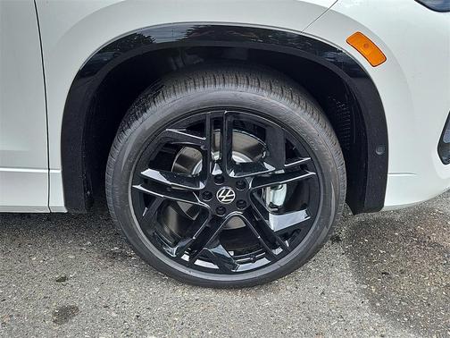 2025 Volkswagen Tiguan 2.0T SE R-Line Black