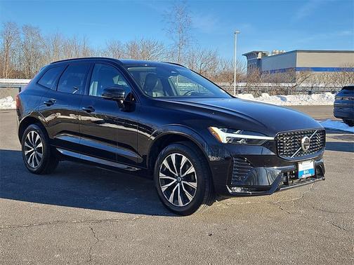 2024 Volvo XC60 B5 Plus Dark Theme