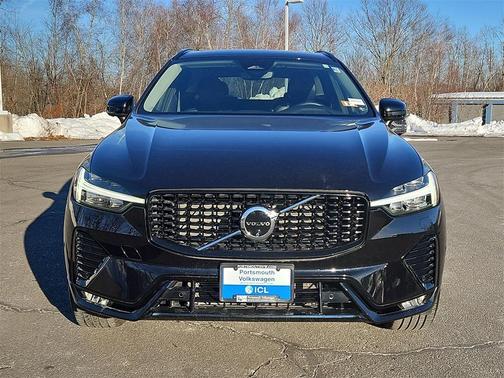 2024 Volvo XC60 B5 Plus Dark Theme