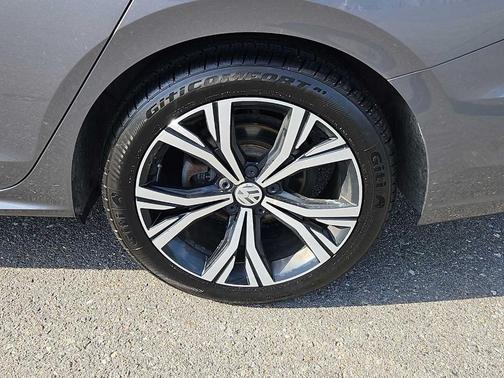 Platinum Gray Metallic 2020 Volkswagen Passat 2.0T SEL