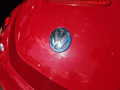 2010 Volkswagen New Beetle