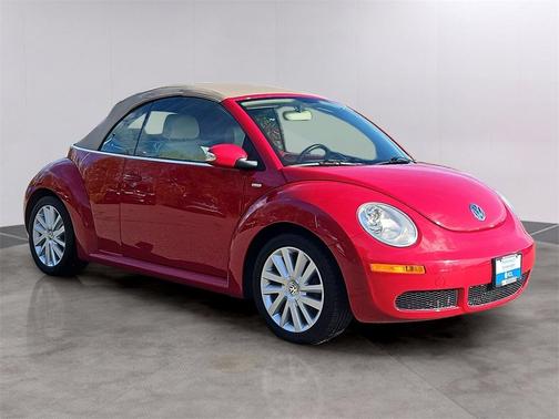 2010 Volkswagen New Beetle 