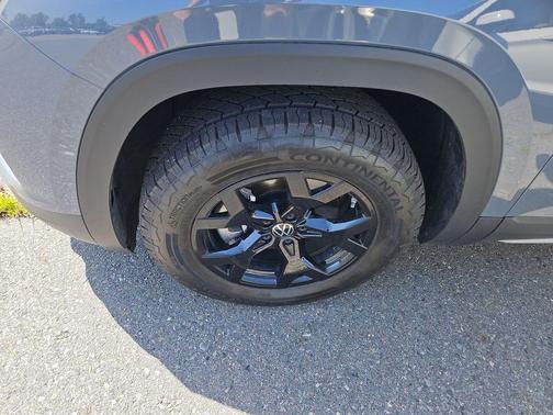 Pure Gray 2026 Volkswagen Atlas 2.0T Peak Edition