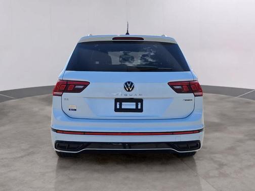 Opal White Pearl Effect 2023 Volkswagen Tiguan 2.0T SE R-Line Black