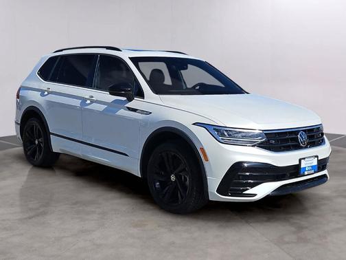 Opal White Pearl Effect 2023 Volkswagen Tiguan 2.0T SE R-Line Black
