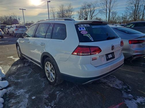2018 Volkswagen Golf Alltrack TSI S