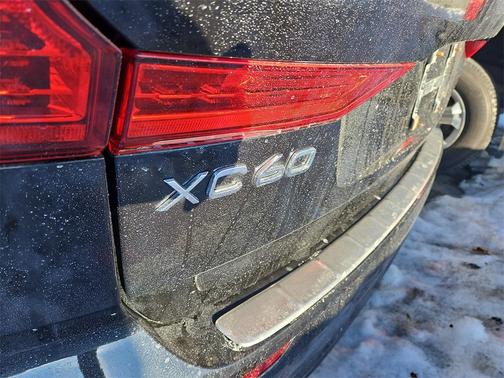 2020 Volvo XC60 T6 R-Design