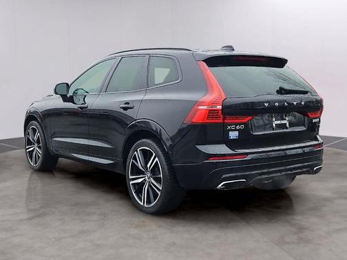 Onyx Black Metallic 2020 Volvo XC60 T6 R-Design
